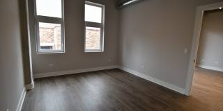 3833 N Broadway Gallery 152