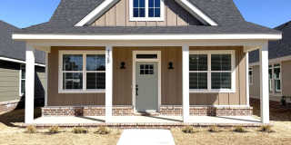 3 Bed | 2 Bath House | Fridge will be add upon move in. Gallery 1