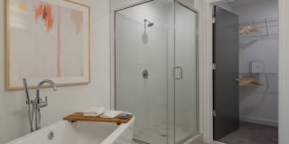Lilli Midtown Gallery 19