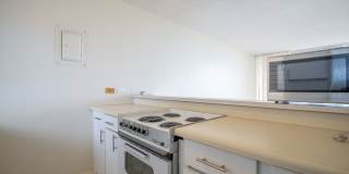 $3,000 / 2 Bed / 2 Bath / 2 Parking – Colonnade on The Green Gallery 12