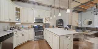 420 W Ontario Gallery 1