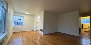 North Admiral 1BR, Small 4-Unit Building, Top Floor! Gallery 6