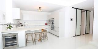 16901 Collins Ave Gallery 6
