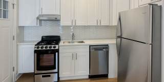 630-38 1/2 W Arlington Gallery 12