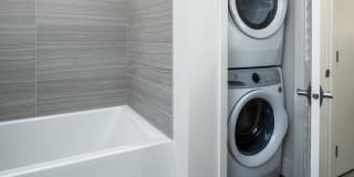 Hyde Square Gallery 18