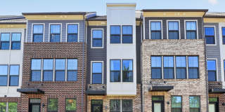 Summer Rent Special on this Beautiful Three Bedroom Townhouse! Gallery 1