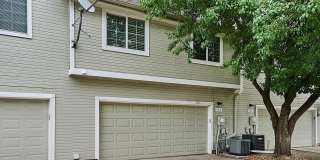 Charming 4BR Townhome in Thornton Gallery 7