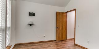2812 Victoria Drive Gallery 28