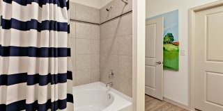 Sadler House Luxury Apartment Homes Gallery 38