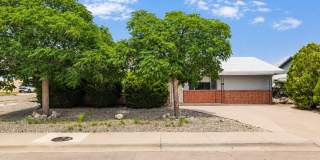 3 bedroom home on a corner lot Gallery 1