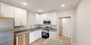 3 Bedroom 2.5 Bathroom Duplex! Gallery 6