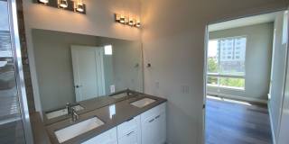 Beautiful End Unit at Overlook Station Gallery 98