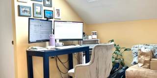 Gigantic 3 bed duplex unit in Oak Square Gallery 16