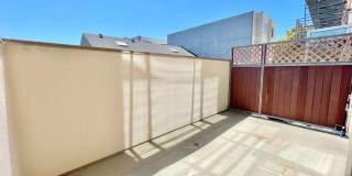 1,600 sqft 2-Level SOMA 1BD+2 Bonus Rooms+ 1.5BA Loft! 2 Car Pkg! Laundry! Balcony! -PROGRESSIVE Gallery 24