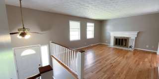 PRE-LEASING Gallery 4