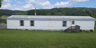 Peaceful 2-Bedroom Home with Country Views in Sparta Gallery 1