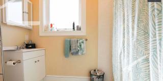 Charming 4 Bedroom-No Broker Fee Gallery 4