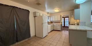 4 Bedroom 2 Bathroom House with 2 Car Garage Located in Fashion Square Near Schools and Shopping 4 Bedroom 2 Bathroom House with 2 Car Garage Located in Fashion Square Near Schools and Shopping Gallery 15