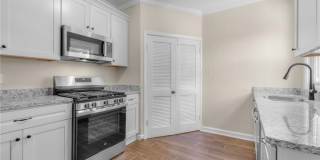 1611 McDaniel Street Gallery 26