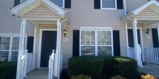Available Now! 2 Bed, 2.5 Bath Townhome in The Cottages Of Lake Forest Gallery 1