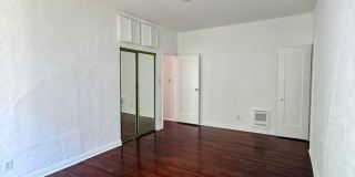 1534 Winona Blvd. Gallery 22