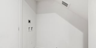 Like new 2 bedroom townhome in Georgetown Gallery 16