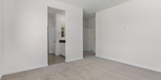 1935 N Marketside Ave Gallery 17