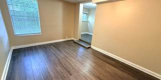Downstairs 2BR/1BA Riverside Duplex Apartment Gallery 6
