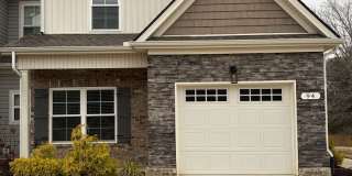 Beautiful & Spacious Townhome in the Center of Manchester! Gallery 1