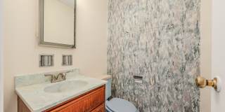 2531 W Howard Street Gallery 13