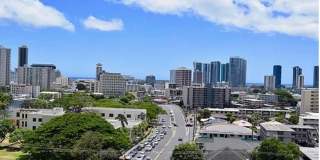 RARELY AVAILABLE 1 Bedroom, 1 Bath top floor corner unit in Makiki Colony! Gallery 13