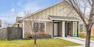 1086 Twin Lakes Ave Gallery 1