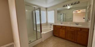 Spacious SW Bakersfield Home! Gallery 8