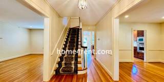 Charming Dutch Colonial in Brookside w/ an Updated Kitchen, Wood Floors, Fenced Yard and a Finished Third Floor! Gallery 4