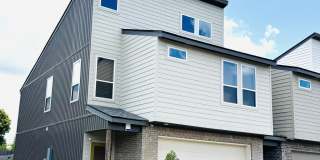 512 Highland Oaks Lane Gallery 1