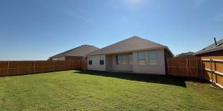 Luxurious and Spacious 4 Bedroom Home in Mustang School District Gallery 20