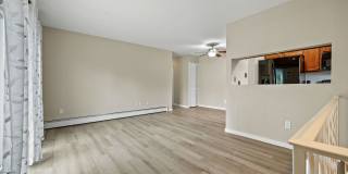Charming 2BR Townhome w/ Attached Garage in Prime Lakewood Location! Gallery 4