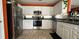 Room in 3 Bedroom Home at Sunburst Ln Gallery 25