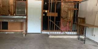 Mid-Town Single Family Home w/ Spacious Fenced Yard Gallery 32