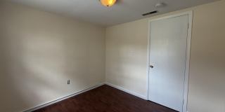 1037 Chipperfield Drive Gallery 25