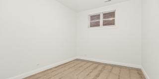 3928 N GREENVIEW Avenue Gallery 21
