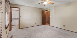 Beautiful 4 bed, 2 bath on Cul-de-sac  w/ large yard available in Central Loveland Gallery 20