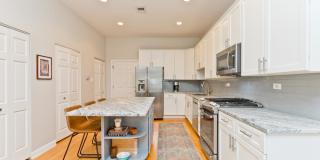 3656 North Paulina Street Gallery 5