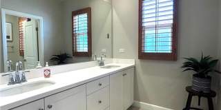 86 Meander Gallery 26