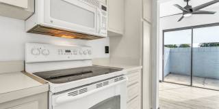 Charming 1BR/1.5BA Condo/Townhome in Bardmoor – Annual Unfurnished Rental Gallery 16