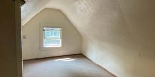 Vintage 3BR House Close to Campus! Gallery 28