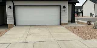 Charming Townhome Gallery 1