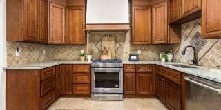 417 E Hildebrand Gallery 11