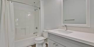 Excellent 2 Bed 2 Bath Condo - Completely Remodeled! Gallery 40
