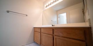 Big Pool Home/Huge Lot/3 car garage/Pets Welcome Gallery 22